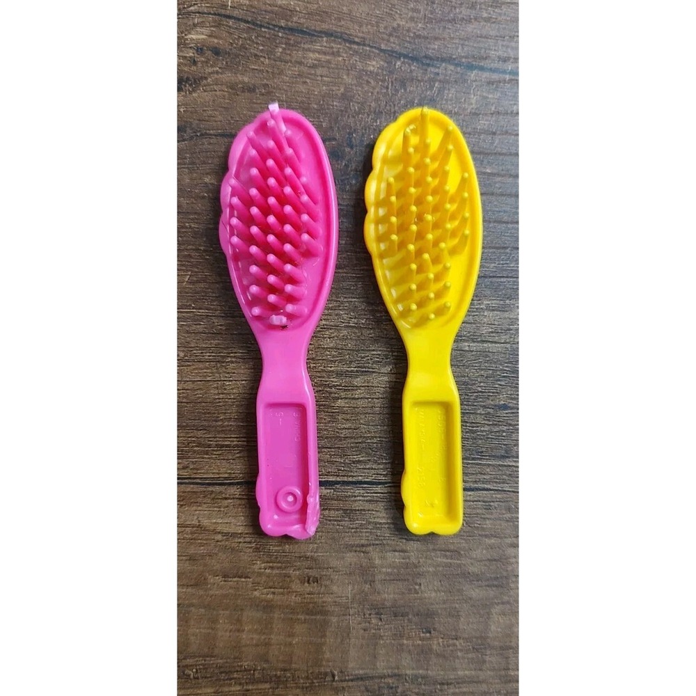 Barbie Yellow And Hot Pink Hair Brushes for Doll Set Of 2 Read Description Z12